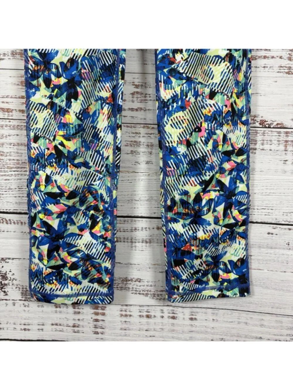 Gap Fit Multicolor Abstract Print Capri Leggings